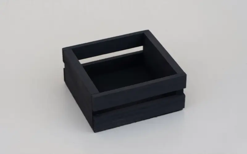 caja decorativa imprimada en negro